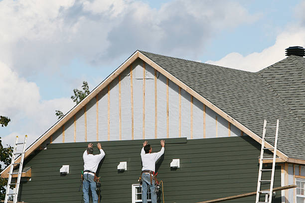 Professional Siding Repair technician working in Rushville, IN
